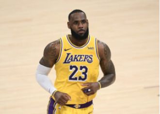 Lebron James changed from No. 6 to No. 23 to pay tribute to Bill Russell.