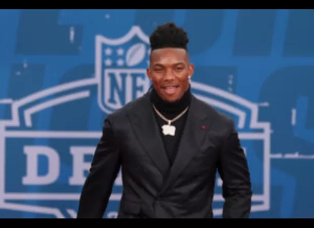 Rookie Bijan Robinson hosts a summer youth camp with Mercedes-Benz and the YMCA to help youth reach their full potential.