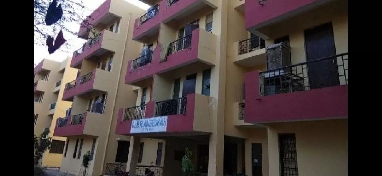 Woman claims occupancy of boys' hostel mess in Indore; police asked for help.