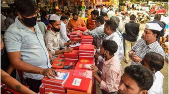 APMC traders demand repair of Navi Mumbai's onion-potato market, not demolition.