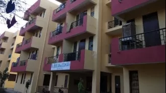 Woman claims occupancy of boys' hostel mess in Indore; police asked for help.