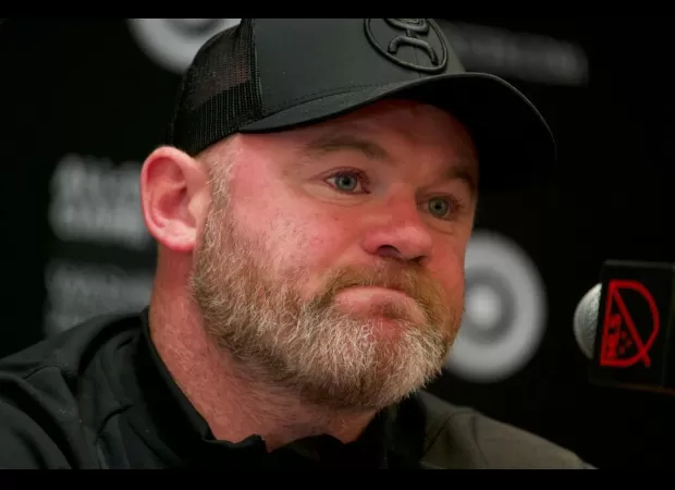 Rooney urges Greenwood: Find another club to develop at.