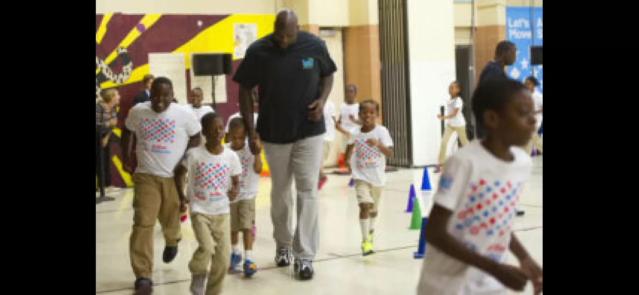 Shaq loves kids & lets them 