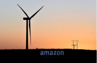 Amazon to build wind farm in Mississippi, creating jobs and renewable energy.