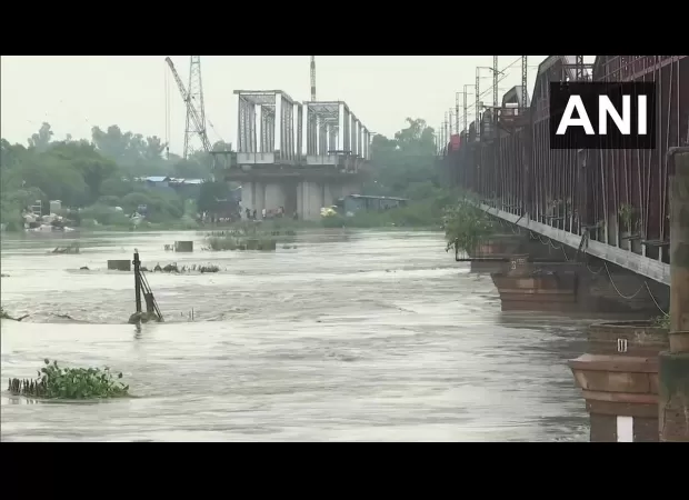 Yamuna water level remains dangerously high in Delhi, threatening more flooding.