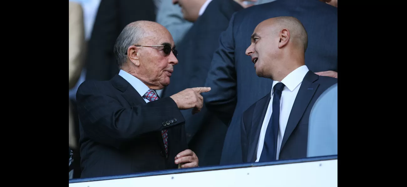 Tottenham owner demands Levy make a move on Kane, putting Man U back in the running.