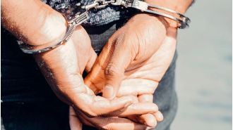 42-year-old arrested in Mumbai's Andheri with a pistol and cartridges.