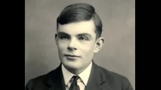 LGBT+ veterans support the demand for a statue of Alan Turing in Trafalgar Square.