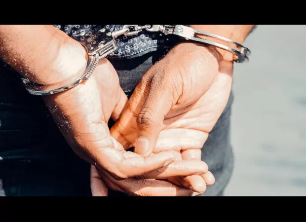 42-year-old arrested in Mumbai's Andheri with a pistol and cartridges.