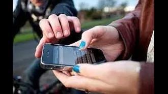 Phone snatching has been rampant in Bhopal, with 24 cases reported in the past two months.