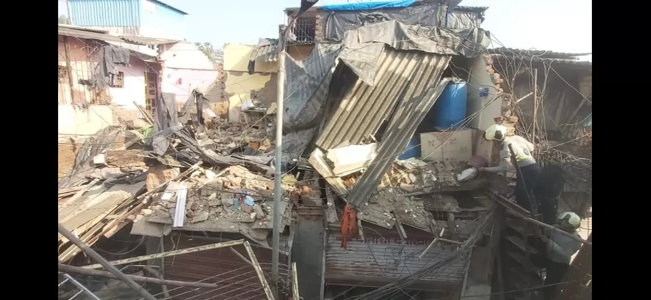 45-yr-old woman hurt when house in Dharavi collapses.
