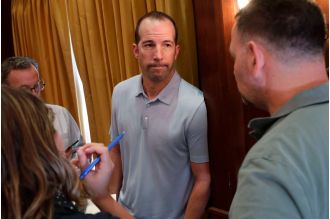 Mets' future uncertain after signing Scherzer and Robertson.