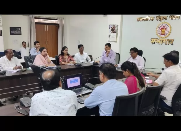 Collector assigns roles & responsibilities to new team of officials in Ujjain.