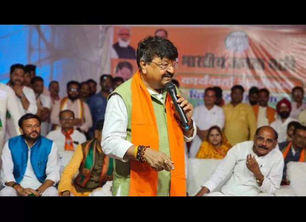 BJP plans to win over disgruntled leaders and workers in Bhopal to gain support.