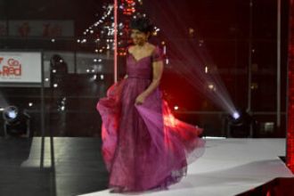 Melba Moore to receive star on Hollywood Walk of Fame, honoring her singing career.