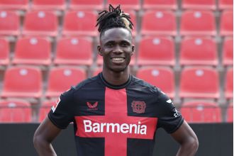 Crystal Palace negotiating loan for Chelsea's Lewis Hall.