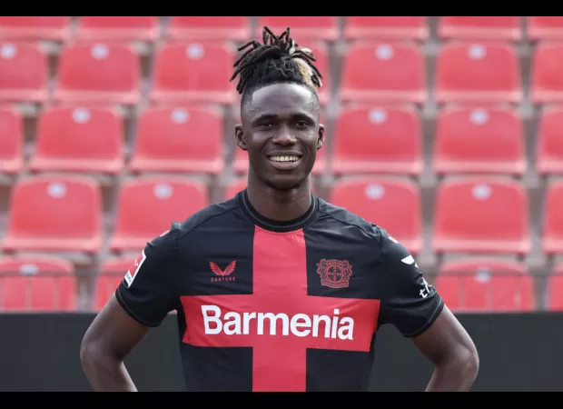 Crystal Palace negotiating loan for Chelsea's Lewis Hall.