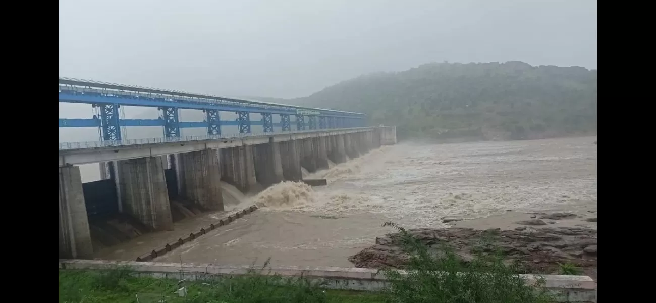 8 gates of Lahchura Dam opened, 54k cusecs of water released from Dhasan River into it.
