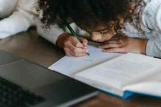 14-year-old Alena Analeigh became the youngest African American to be accepted into medical school.