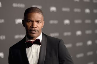 Jamie Foxx apologises to Jewish community for reportedly making antisemitic comments.