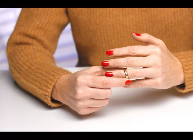 Mum explains why she ended her marriage: her husband had an affair with her sister.