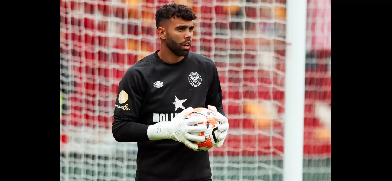 Arsenal agree to pay £30m for Brentford's David Raya to join as goalkeeper.