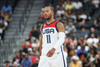 Jalen Brunson hosts a golf classic to raise funds for youths to pursue their dreams of success.