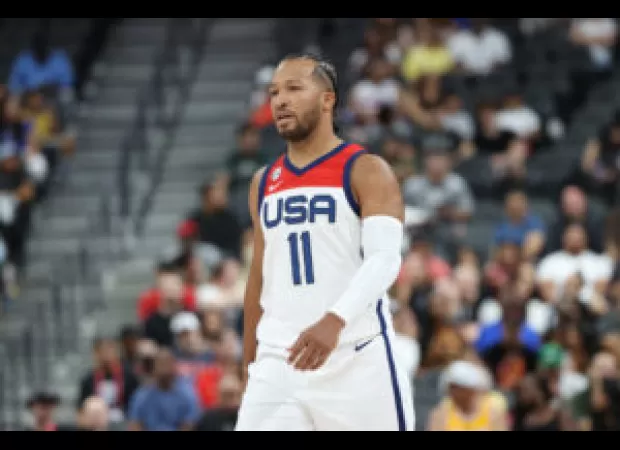 Jalen Brunson hosts a golf classic to raise funds for youths to pursue their dreams of success.