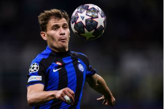 Arsenal looking to trade two players for Inter's Barella.