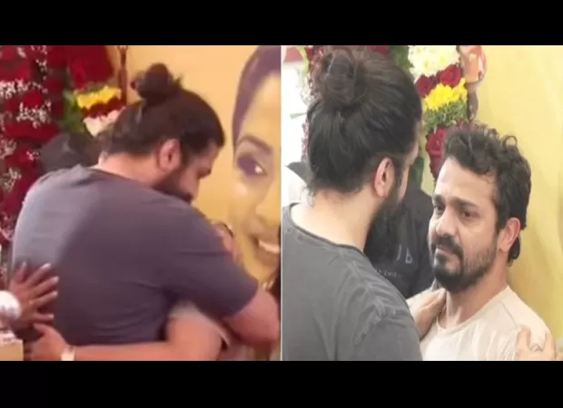 Yash comforts Vijay Raghavendra as he cries at his wife's funeral. Video of the touching moment goes viral.