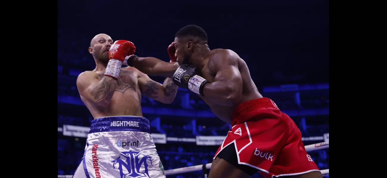 Anthony Joshua KO's Robert Helenius, ending the fight with a powerful punch.