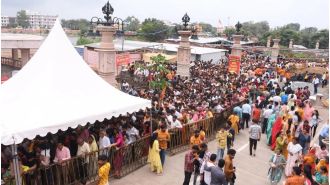 More than 3 lakh visitors took Mahakal darshan in Madhya Pradesh on Sunday.