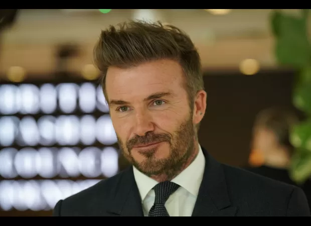 David Beckham shows off another new 'do, sending fans into a frenzy.