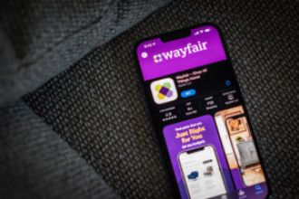 Wayfair's Head of Supplier Diversity praised for boosting Black businesses' online presence.