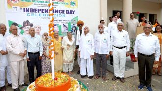 85+ citizens hoisted the tricolour at Mithi Gobindram Public School to celebrate India's Independence Day.