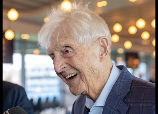 Sir Michael Parkinson passes away at 88, his last public appearance being his renowned chat show host.