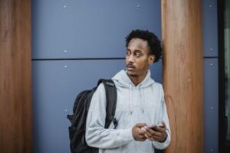 Unhoused man poses as student in Atlanta school to seek help.