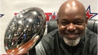 Lawsuits allege conspiracy led to Emmitt Smith's Las Vegas restaurant failing.