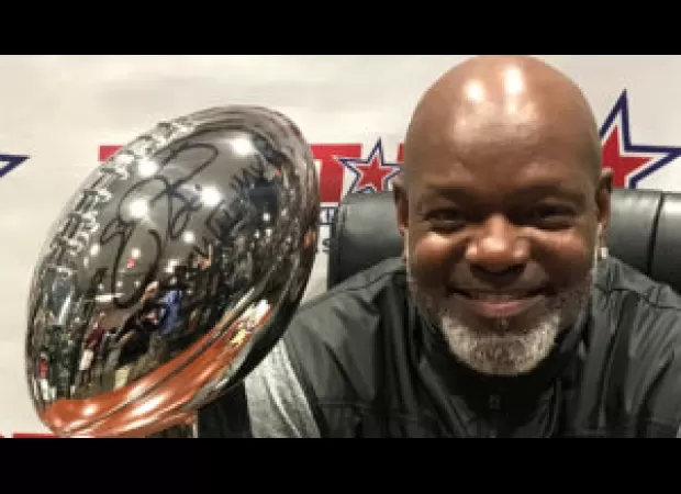 Lawsuits allege conspiracy led to Emmitt Smith's Las Vegas restaurant failing.