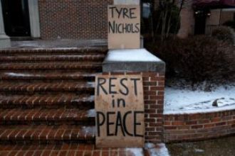 Officers charged in Tyre Nichols' death seek separate trials.
