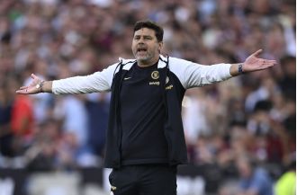 Ashley Cole slams Pochettino's choice after Chelsea's defeat to West Ham.