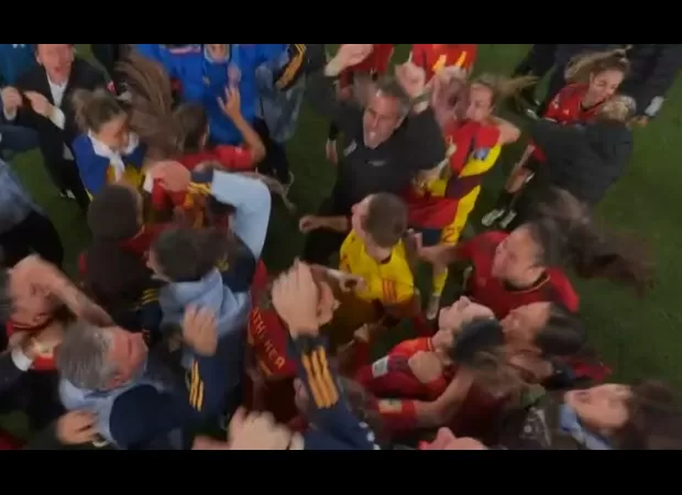 Players snubbed coach Jorge Vilda during World Cup final celebrations.