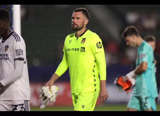 Ben Foster retires again after disappointing performance for Wrexham.