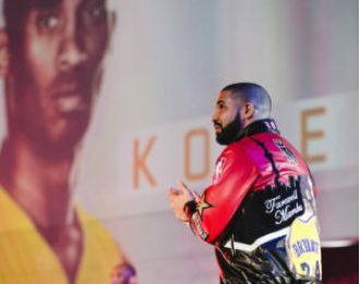 Drake pays tribute to Kobe Bryant at a show in LA, honoring the late icon's legacy.