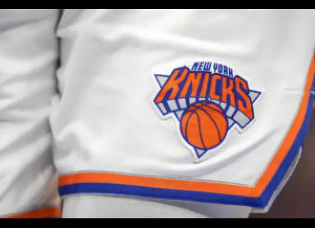 NY Knicks suing former employee and Toronto Raptors for allegedly taking confidential info without permission.
