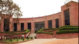 Notable alumni of Jawaharlal Nehru University have achieved success in various fields.
JNU alumni have excelled in politics, business, academia, and more.