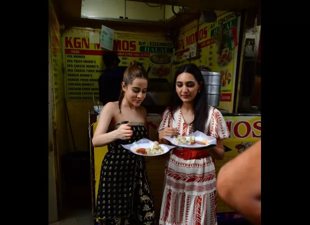 Uorfi Javed loves snacking on momos and kairi from street vendors in Mumbai.