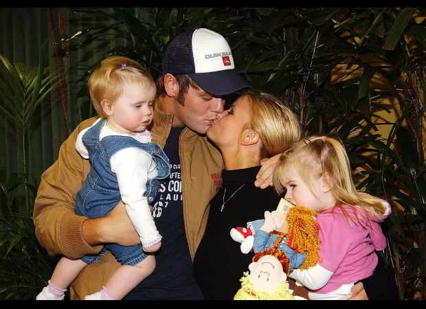 Kerry: ex was a bad dad, didn't pay maintenance for their daughters.