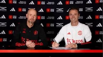 Jonny Evans thrilled to extend his stay at Manchester United with a one-year contract.