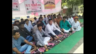 Patwaris in Madhya Pradesh agitate, submit memo; receive support from Congress.